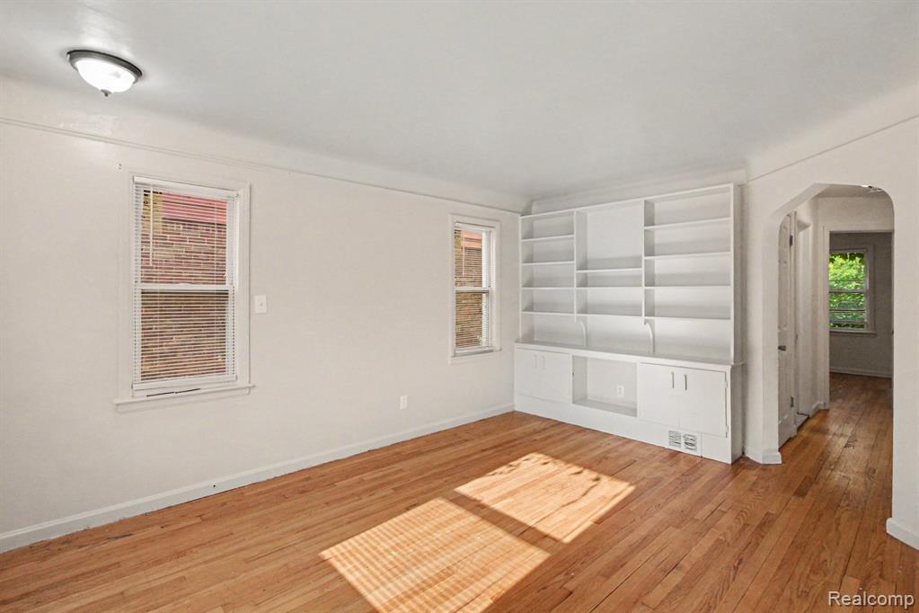 19335 Rutherford Street - Photo 5