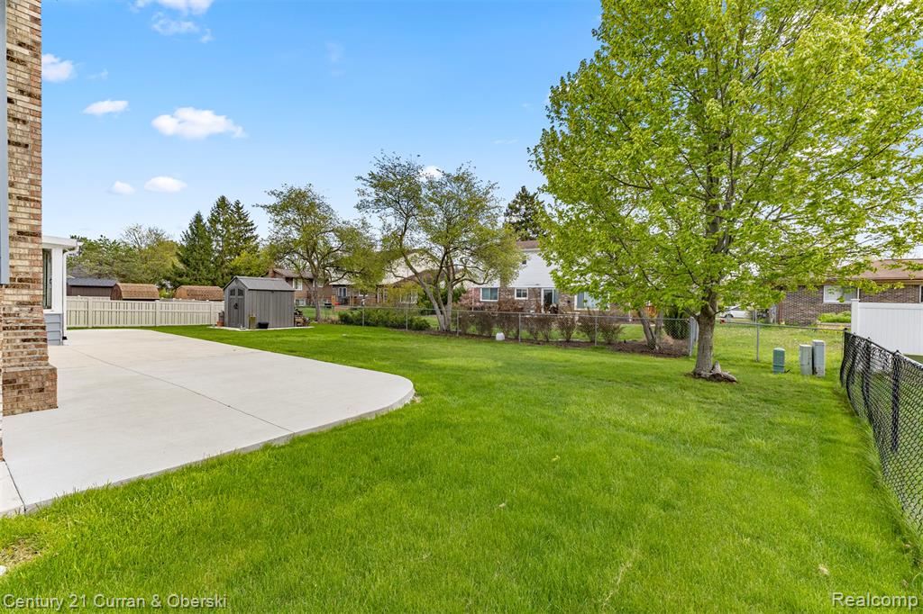 45561 Edgewood Court, Canton, MI 48187 — Photo 43