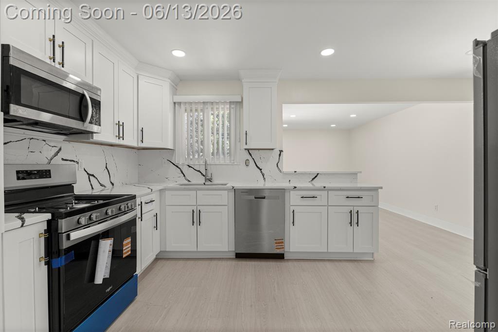 29578 Brown Court, Garden City, MI — Photo 9