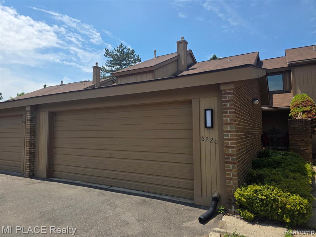 6220 Andrea Lane, West Bloomfield, MI — Photo 3