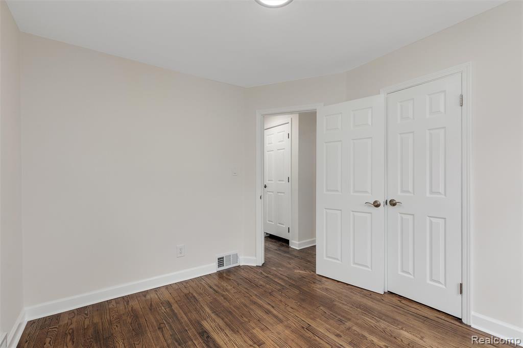 27935 Grant Street, Saint Clair Shores, MI 48081 — Photo 15