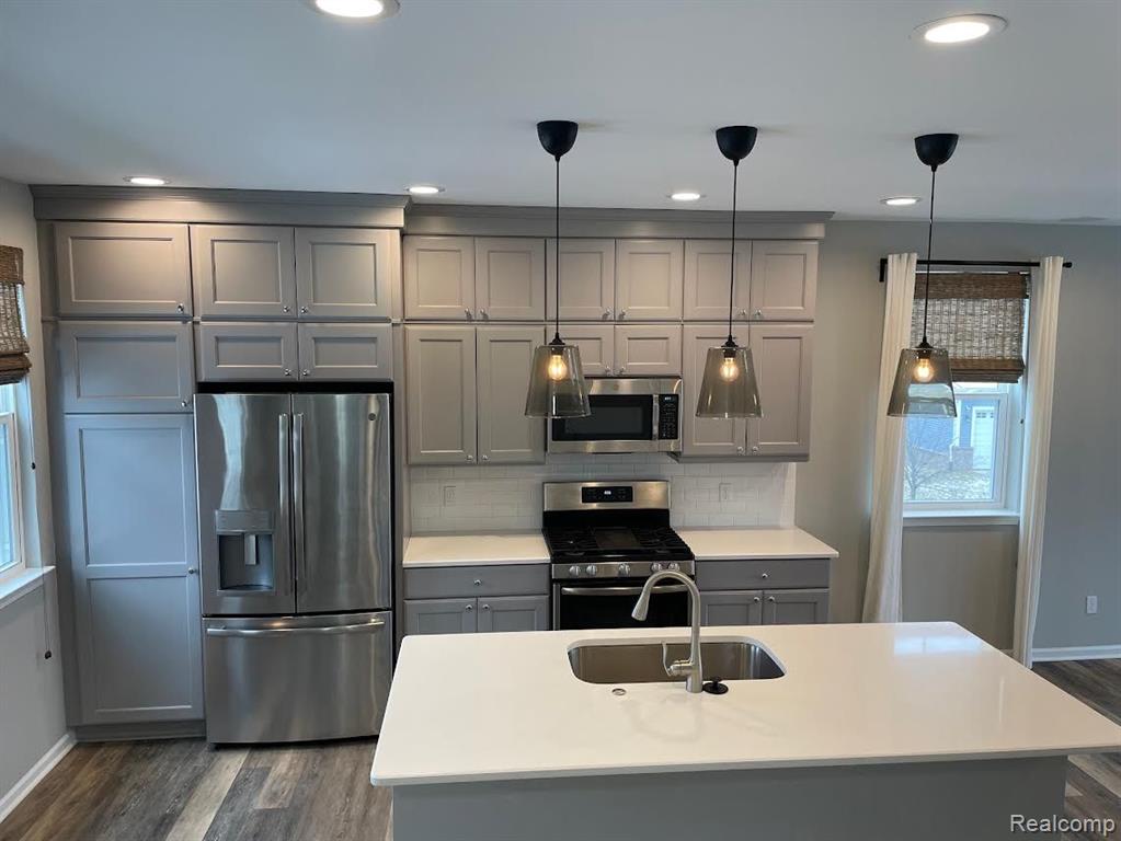 411 WRIGHT Street, Wixom, MI — Photo 6