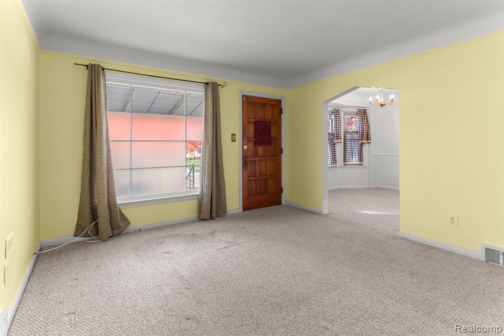 843 MAYBURN Street, Dearborn, MI 48128 — Photo 5