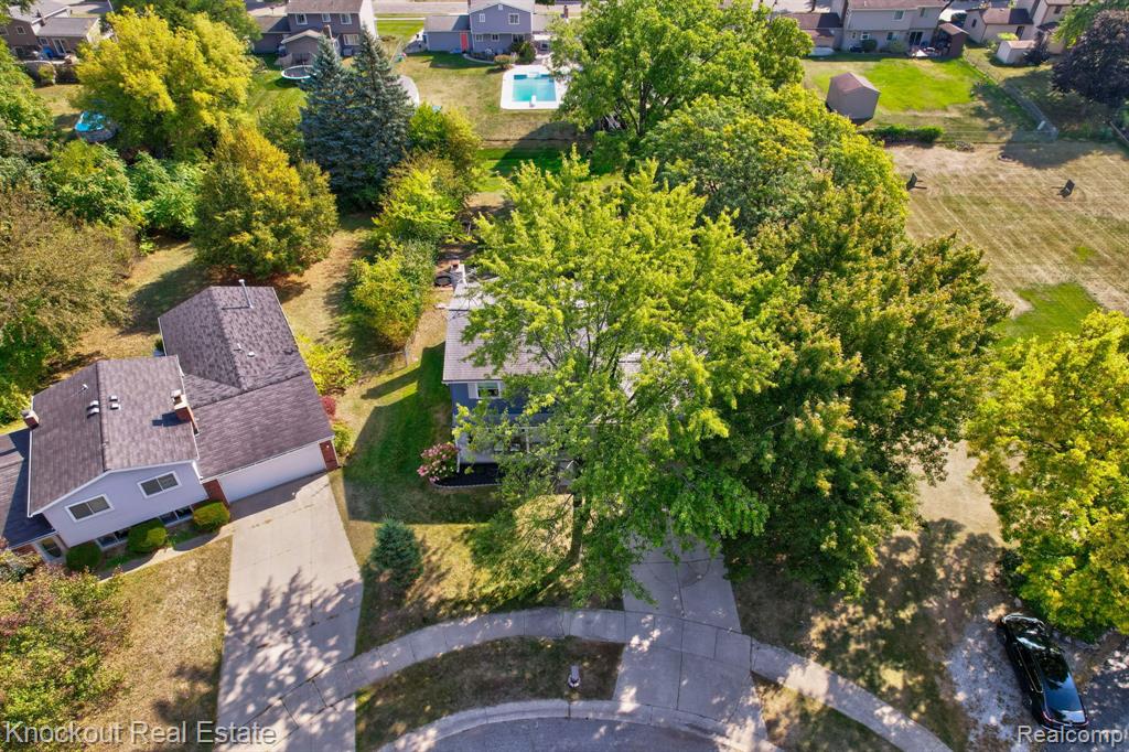 6157 Barker Circle, Waterford, MI 48329 — Photo 45