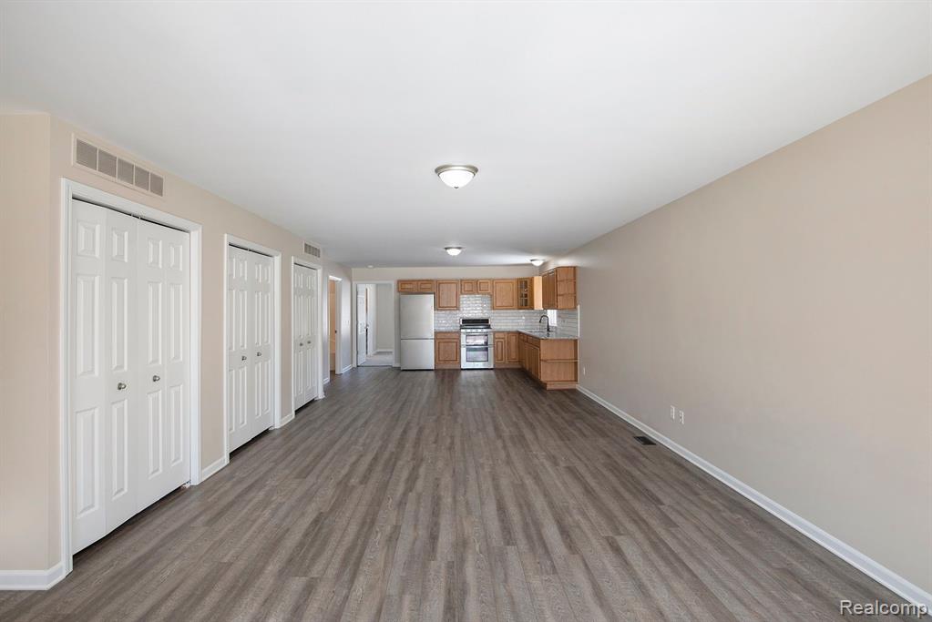 5390 SUNNYSIDE Drive, Clarkston, MI — Photo 12