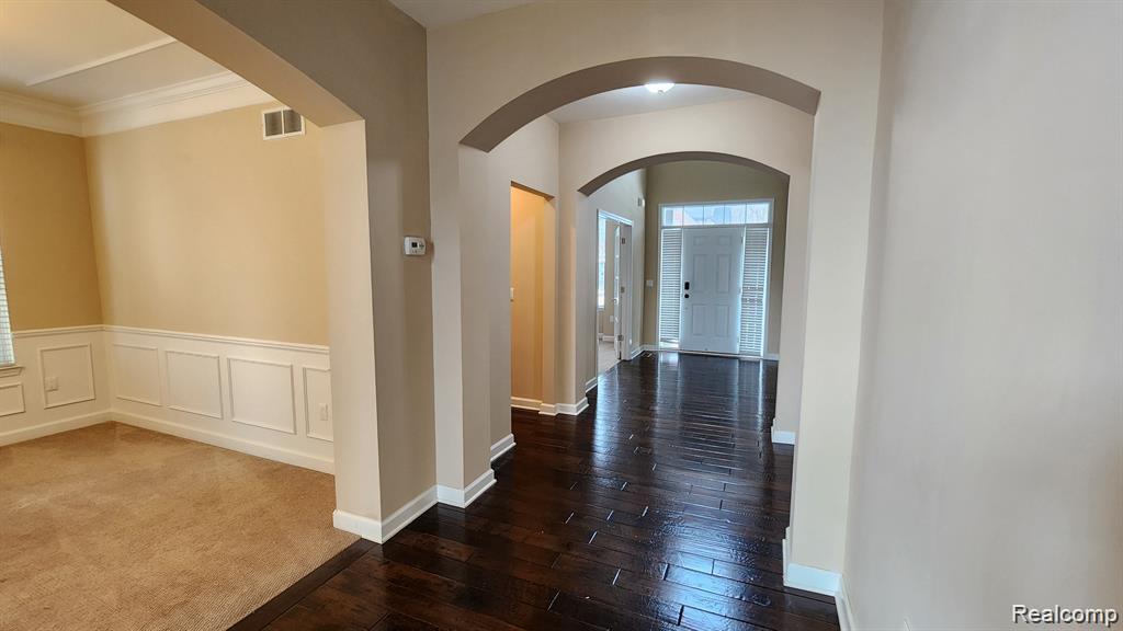 4872 W Stonegate Circle, Lake Orion, MI — Photo 4
