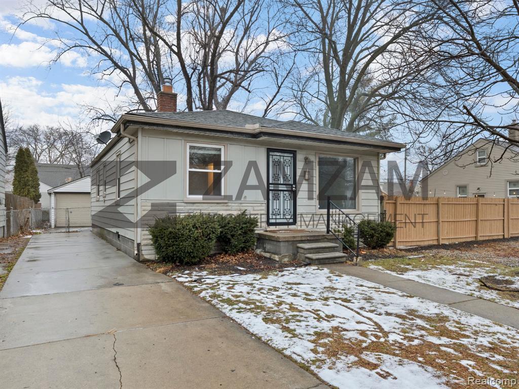 8085 Stephens, Center Line, MI 48015 — Photo 2