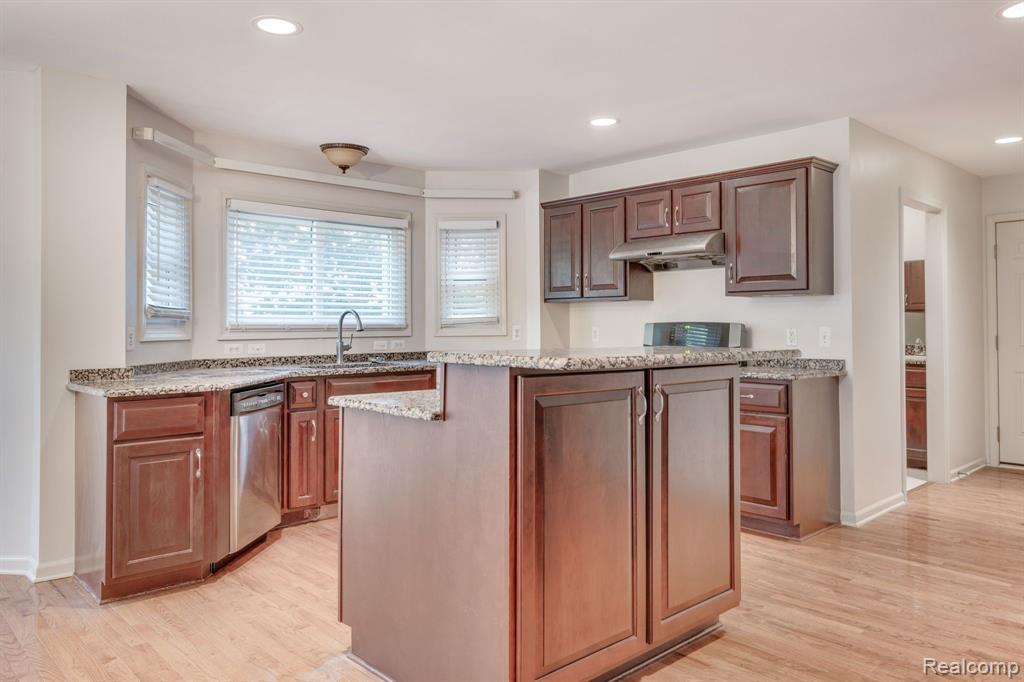 49301 Clinton Terrace Drive, Macomb, MI 48044 — Photo 16