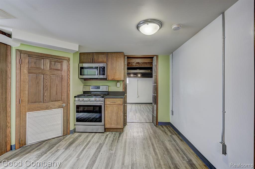 637 S CONNECTICUT Unit 2, Royal Oak, MI 48067 — Photo 10