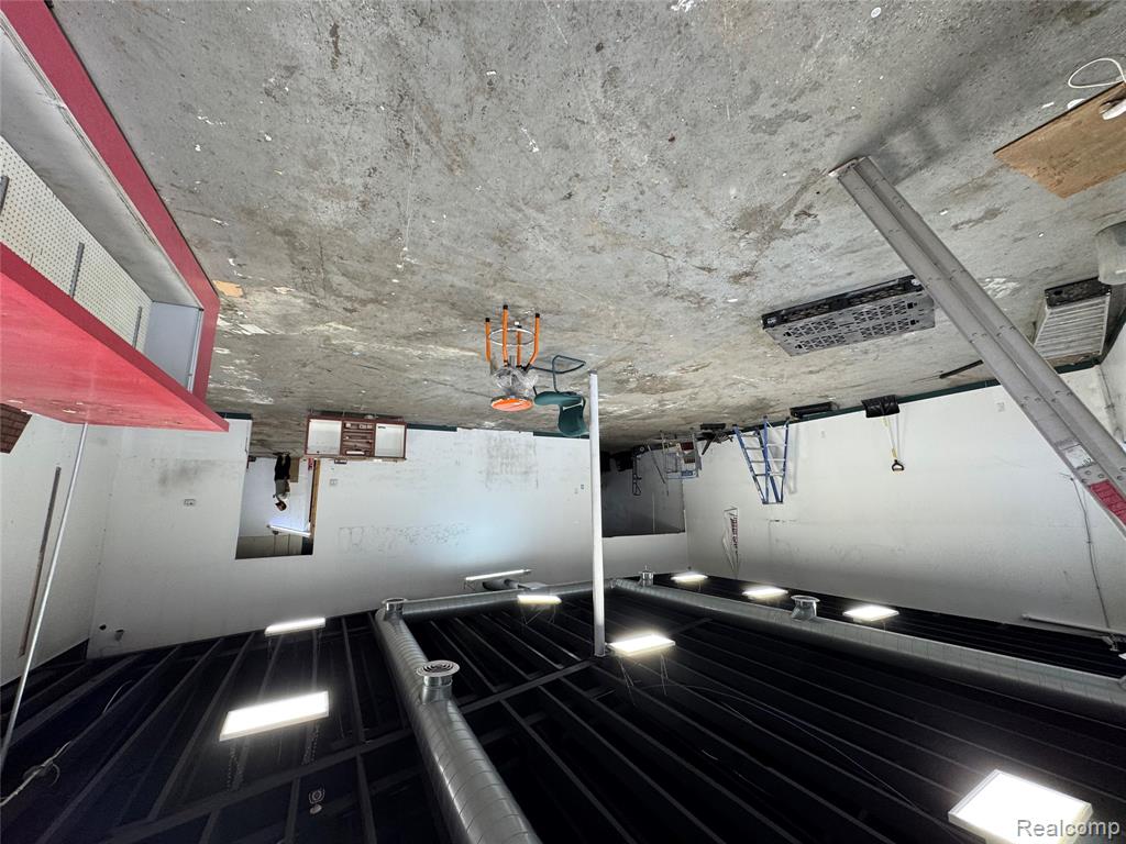 8626 Michigan Avenue, Dearborn, MI, 48210