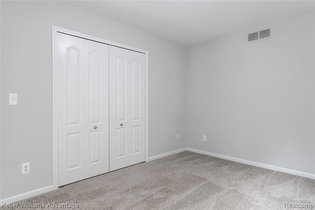 27460 Belgrave Place, Novi, MI — Photo 34