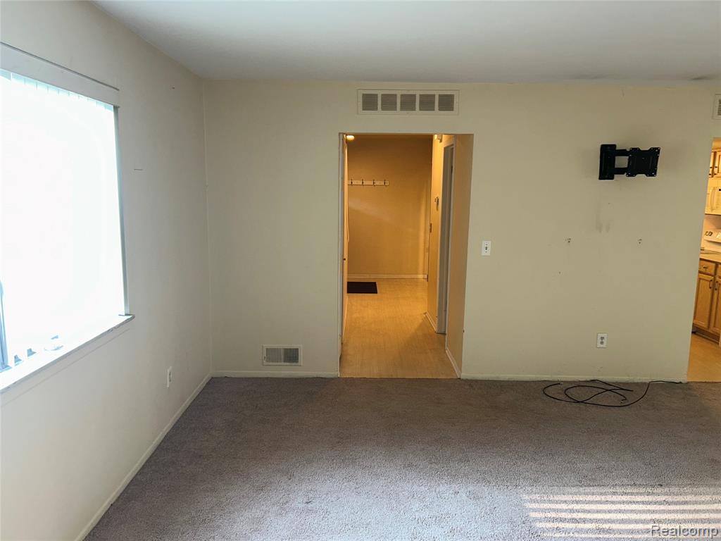 26889 Farmbrook Villa Drive, Southfield, MI 48034 — Photo 18