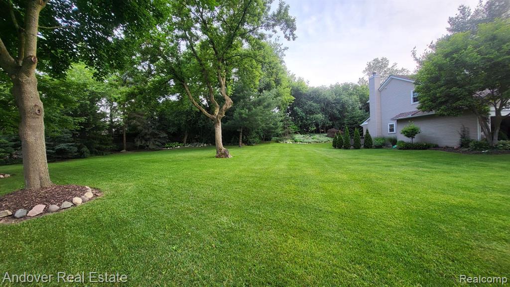 5966 FOREST GROVE, Clarkston, MI — Photo 2