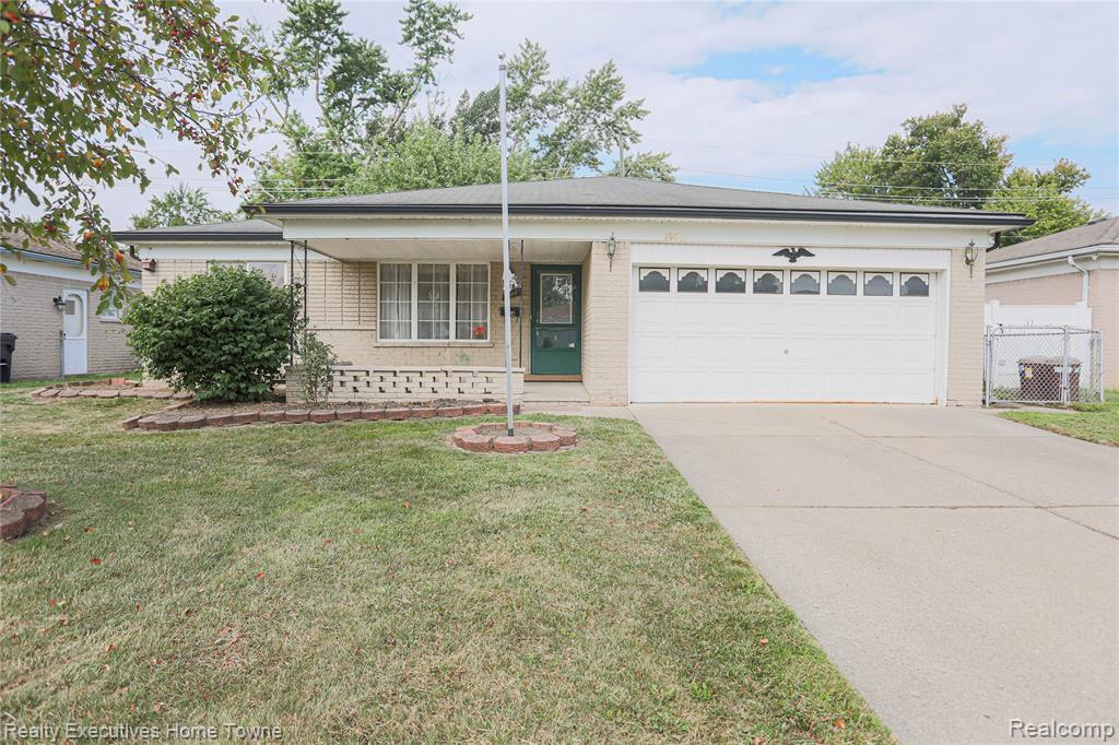33861 Clifton Drive, Sterling Heights, MI 48310