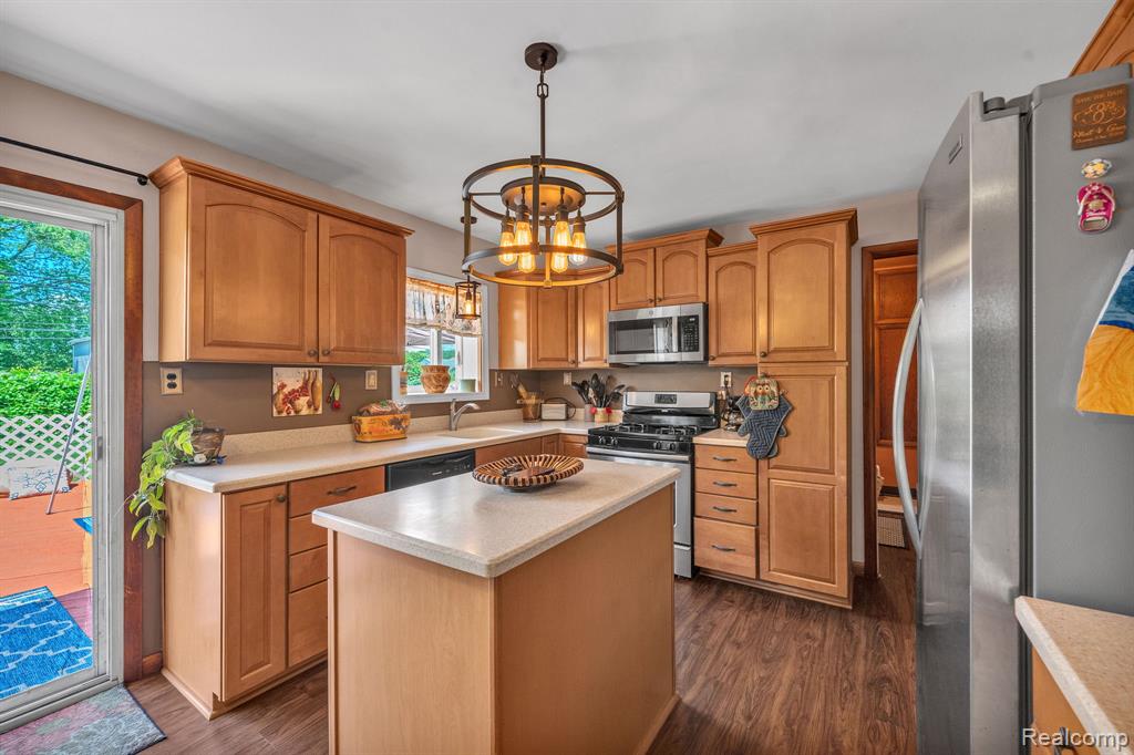 8016 Pardee Road, Taylor, MI 48180 — Photo 15