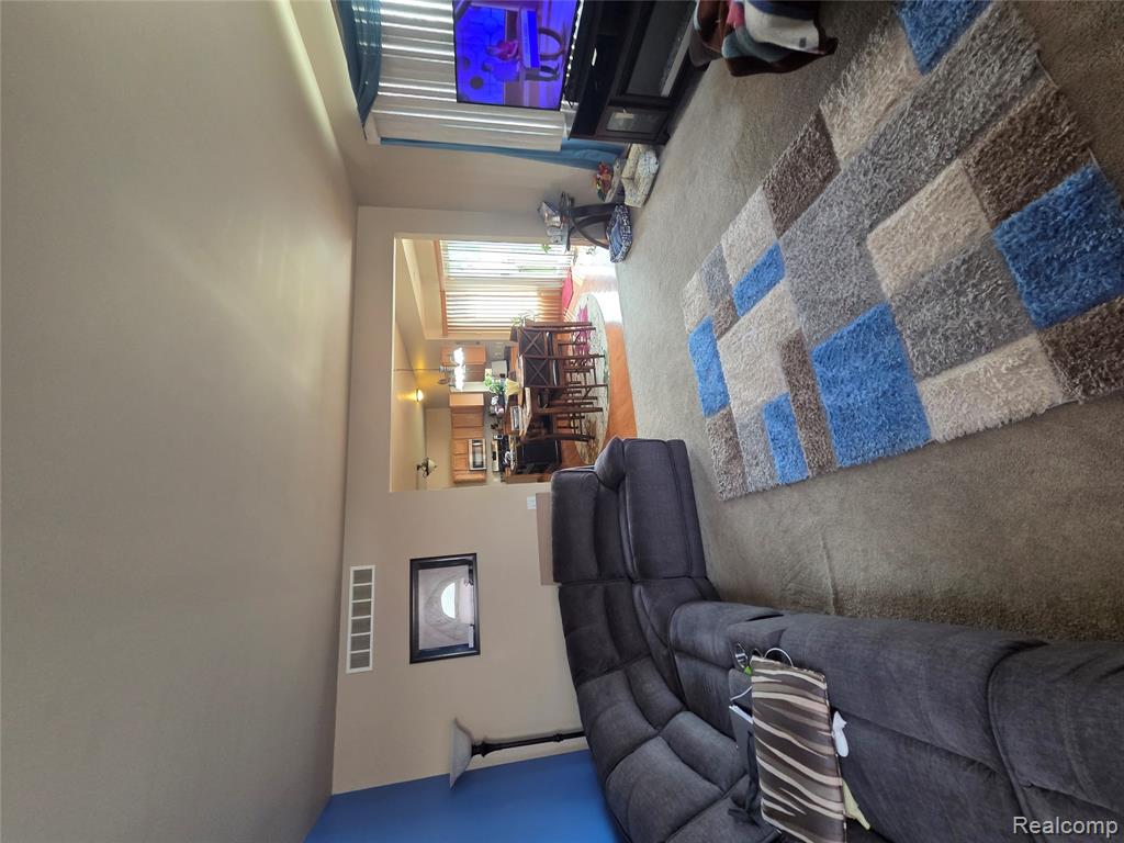 26940 Cedar Run Court, Woodhaven, MI 48183 — Photo 12