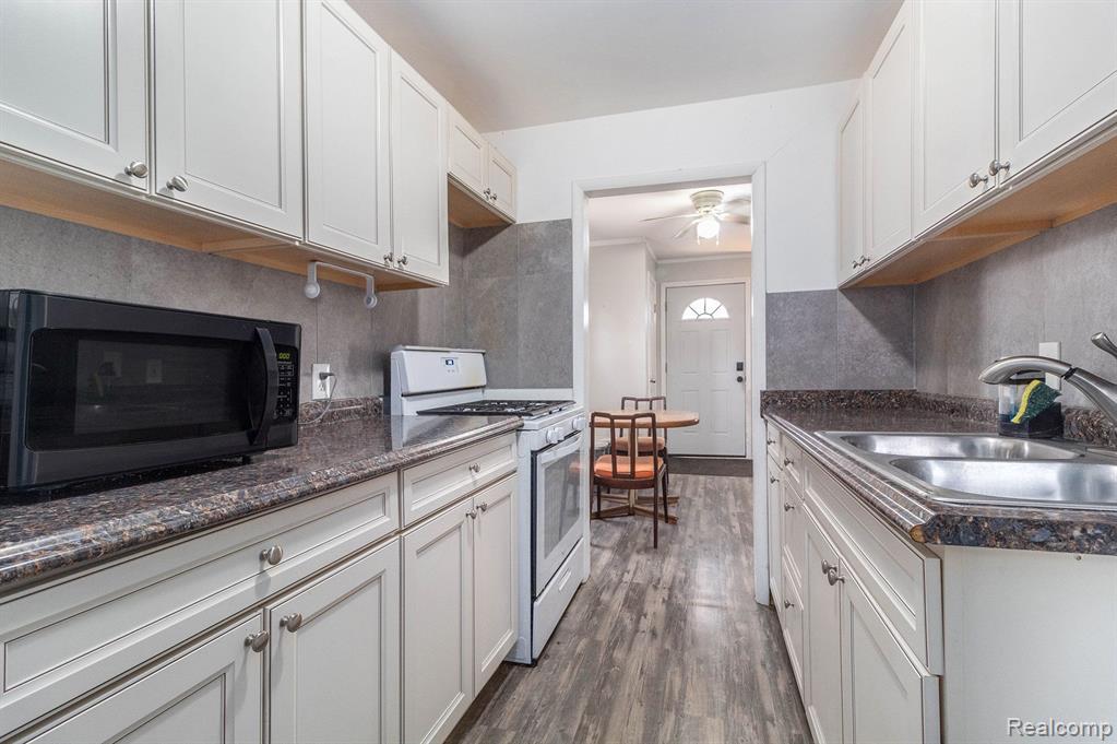 6773 CORNELL Street, Taylor, MI 48180 — Photo 9
