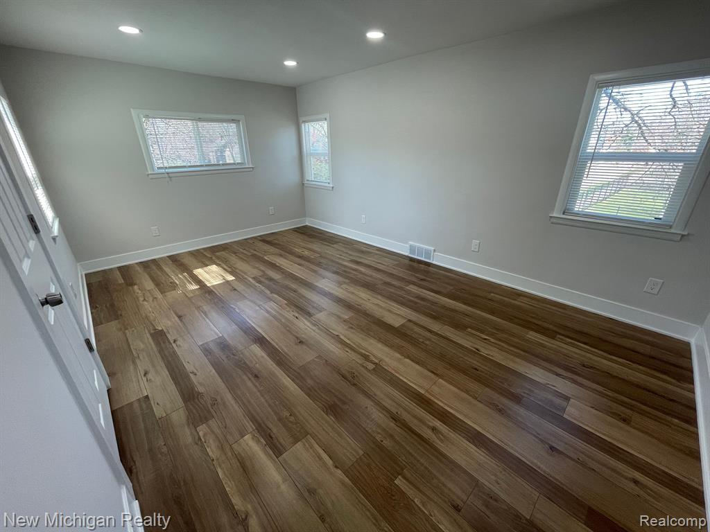 985 W Hazelhurst Street, Ferndale, MI 48220 — Photo 21