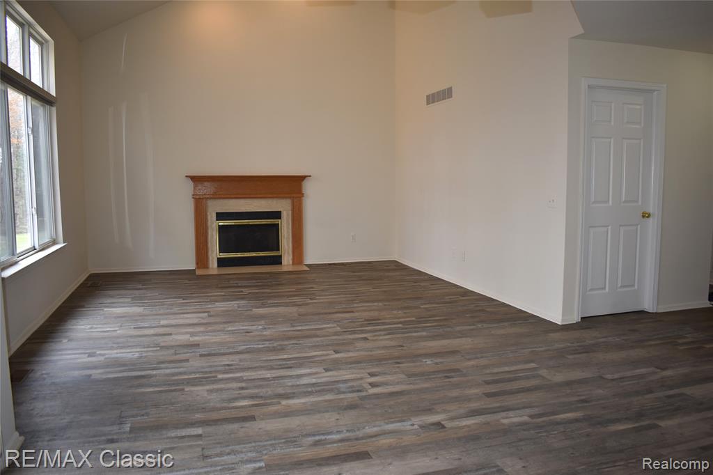 201 Columbia Drive, South Lyon, MI 48178 — Photo 25
