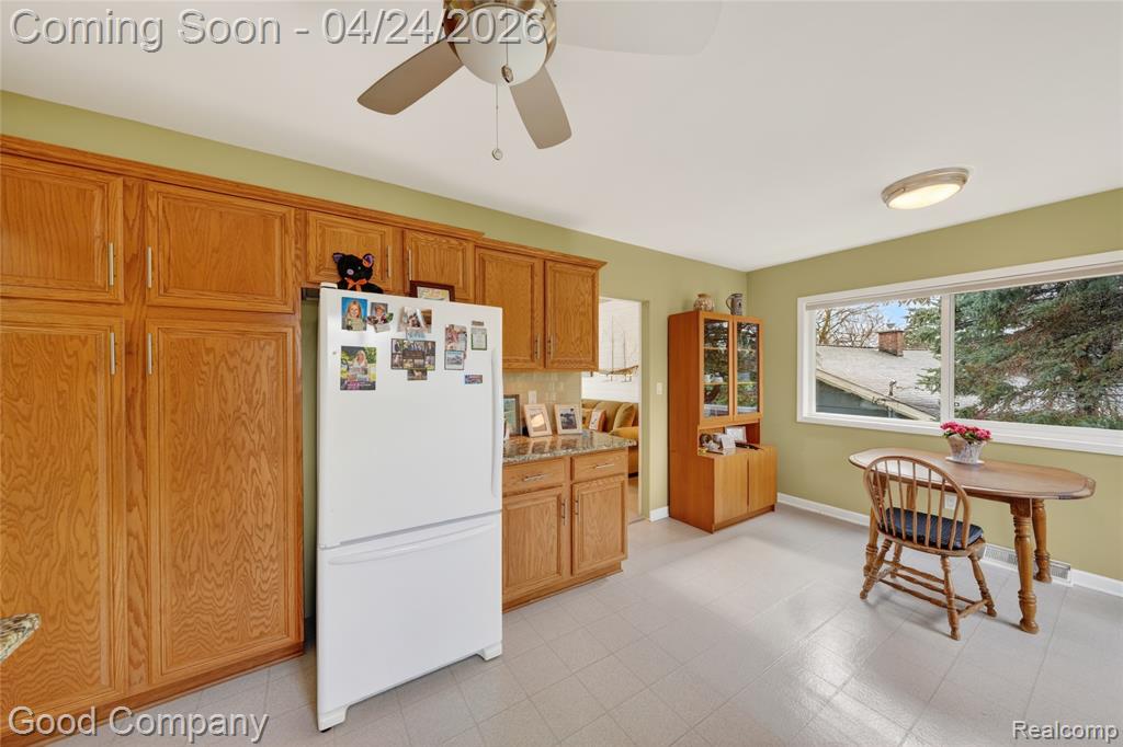 3463 Coseyburn Road, Waterford, MI 48329 — Photo 18