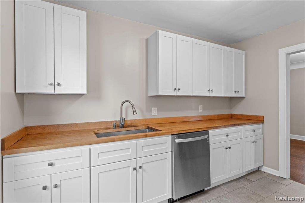 5261 HARVARD Road, Detroit, MI 48224 — Photo 7