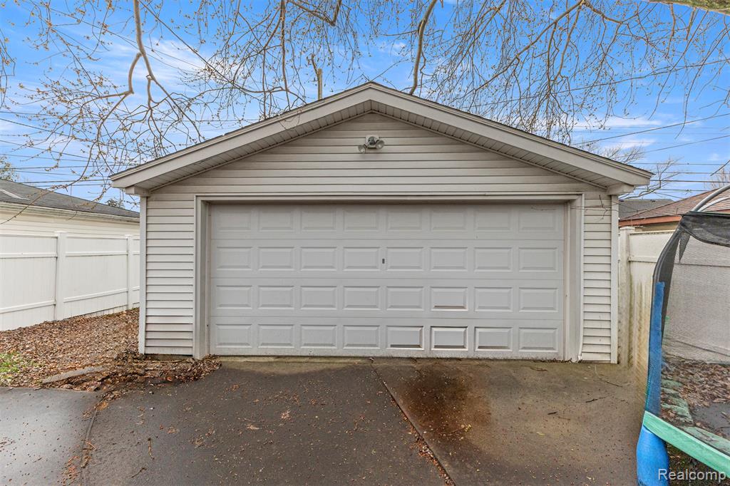 939 Stewart Avenue, Lincoln Park, MI 48146 — Photo 29
