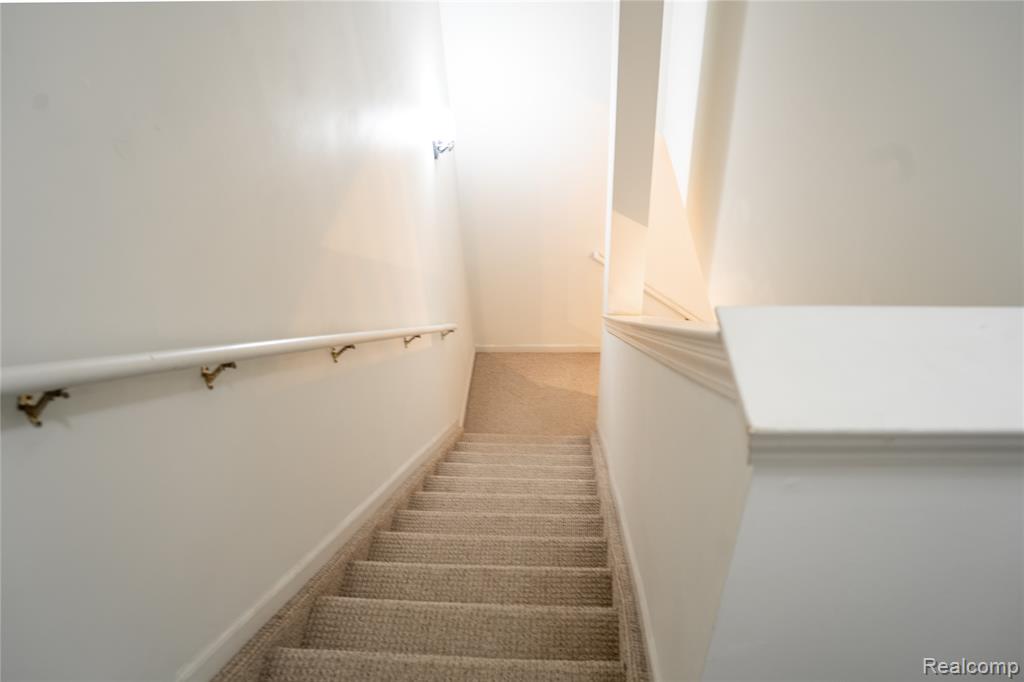 39658 ROCKCREST Lane, Northville, MI — Photo 10
