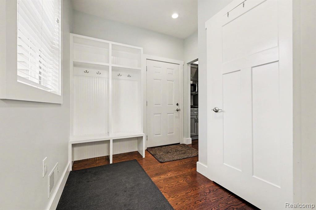 1660 Winthrop Road, Bloomfield, MI 48302 — Photo 26