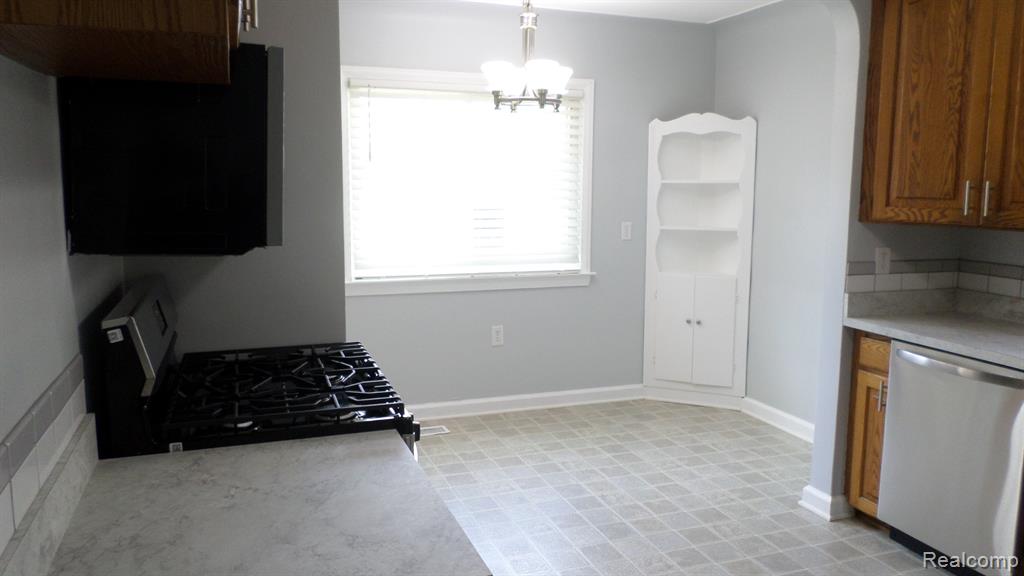 22463 Nevada Avenue, Eastpointe, MI 48021 — Photo 35