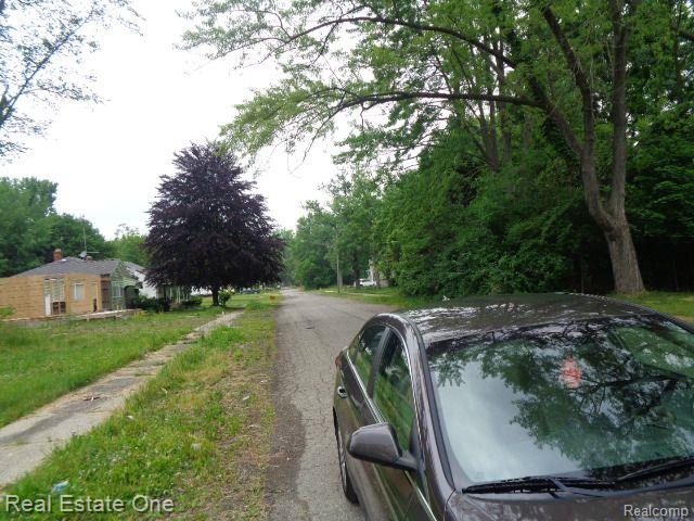 19411 KENTFIELD Street, Detroit, MI 48219 — Photo 8