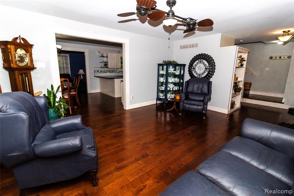 8314 Mill Pointe Court, Goodrich Vlg, MI — Photo 16