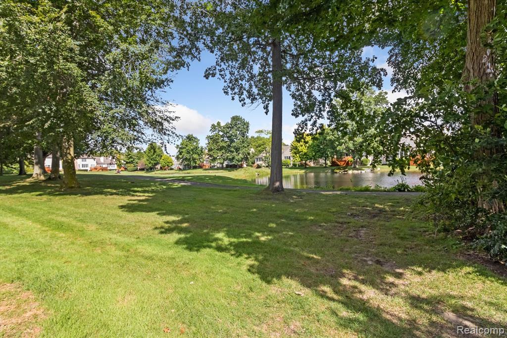 39568 Dun Rovin Drive, Northville, MI 48168 — Photo 41