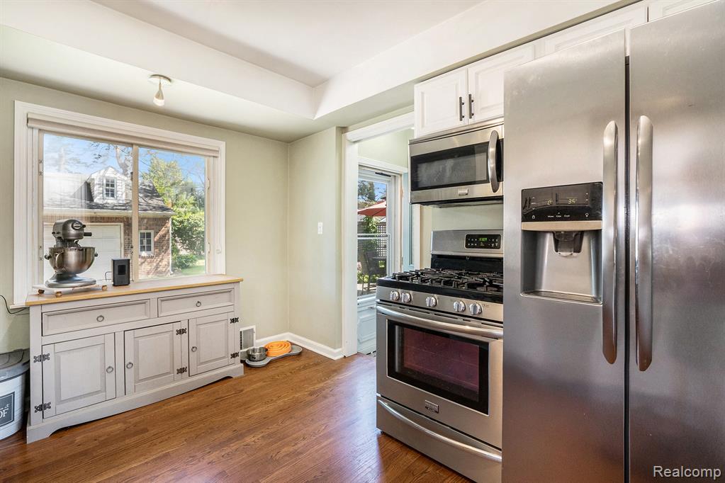 422 Jeffrey Avenue, Royal Oak, MI 48073 — Photo 8