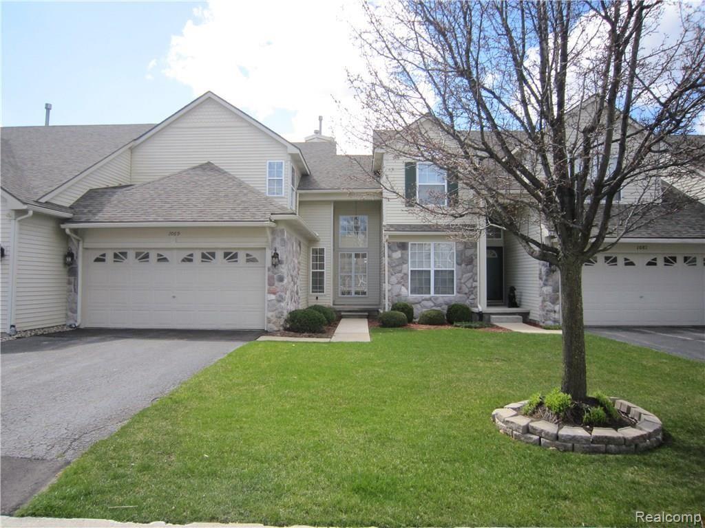 1069 CALPERNIA, Wixom, MI 48393 — front exterior