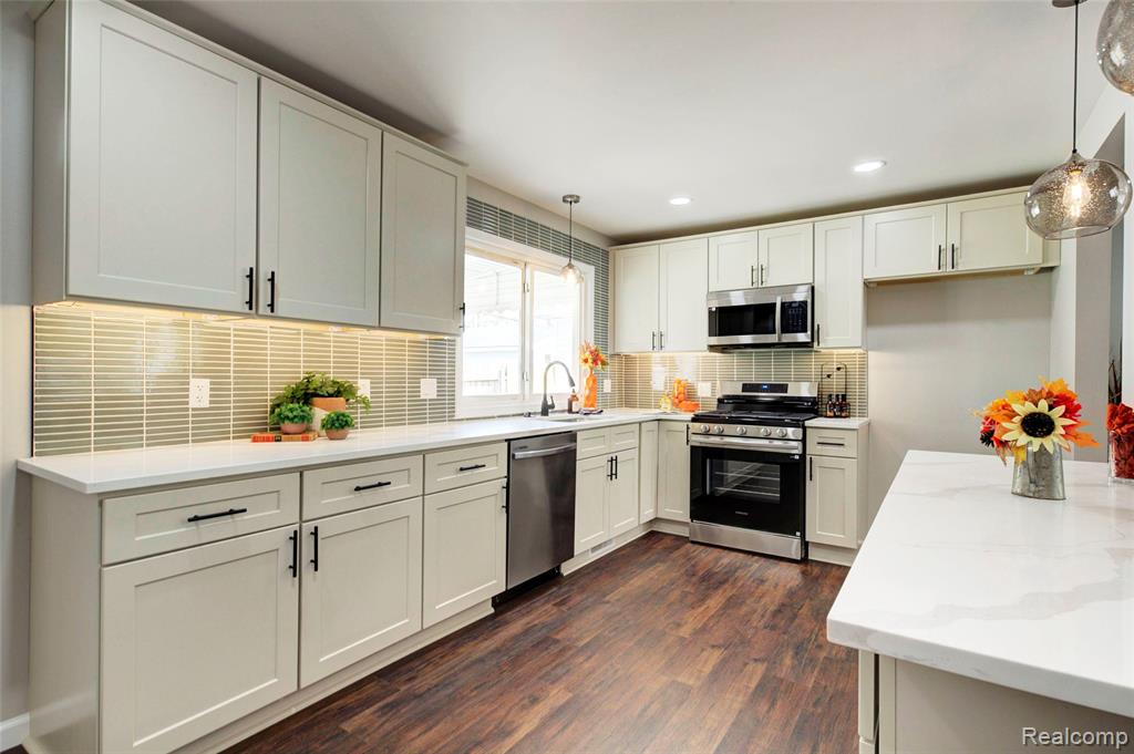 1330 Redleaf Lane, Ypsilanti, MI 48198 — Photo 9