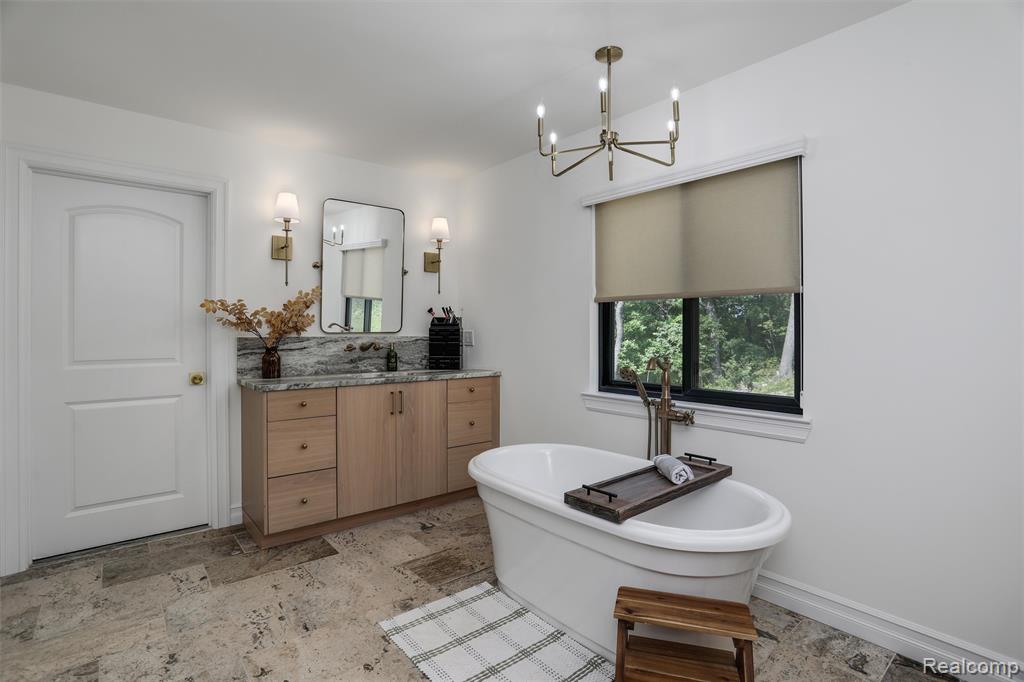 2584 Heights View Court, Rochester, MI 48306 — Photo 29