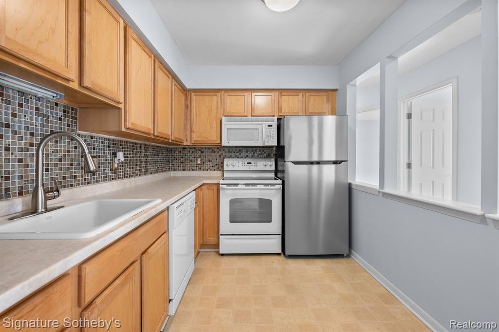 475 BALDWIN Avenue, 26, Rochester, MI 48307 — Photo 8