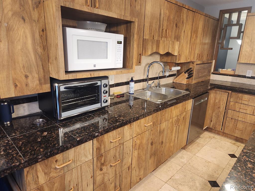 9240 JAMES RICHARD Drive, Goodrich Vlg, MI — Photo 5