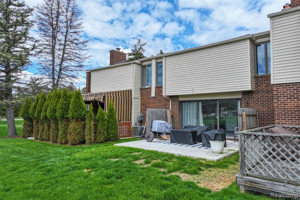 2201 Village West Drive S, Lapeer, MI 48446 — Photo 30