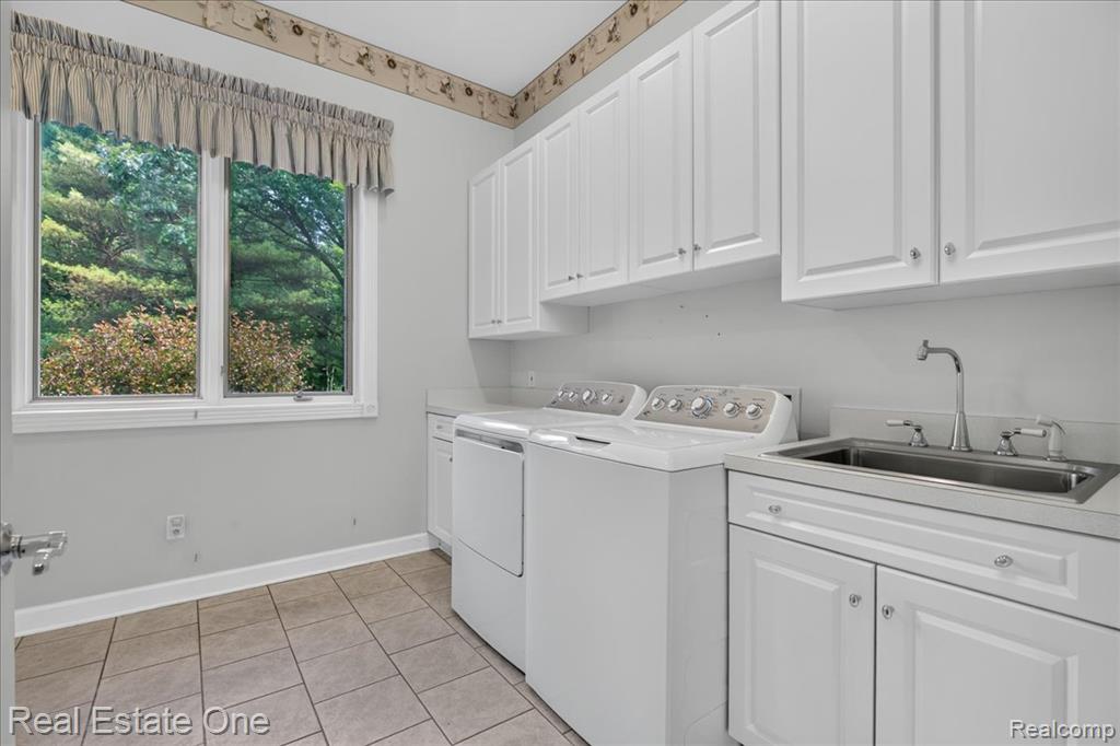 425 Courtney Road, Leonard, MI 48367 — Photo 31