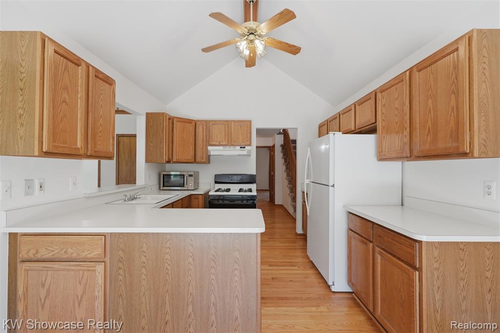 54519 Cambridge Drive, Shelby Twp, MI 48315 — Photo 10