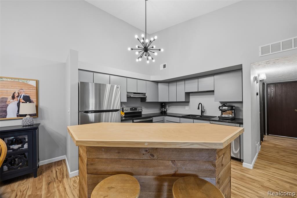 19145 Surrey Lane, Northville, MI 48167 — Photo 9