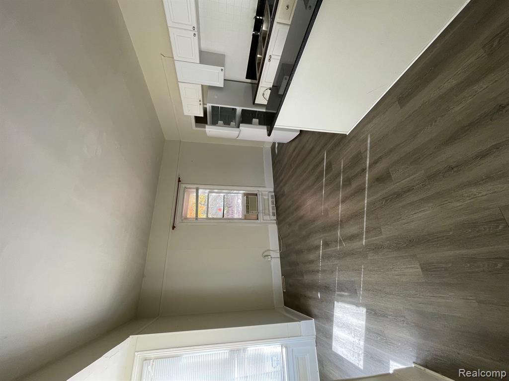91 EAST Street, Oxford, MI 48371 — Photo 2