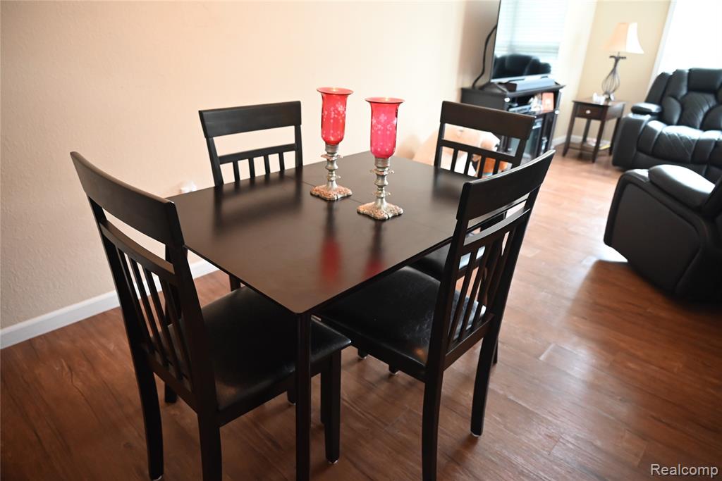 810 Catalina Cove, Luna Pier, MI 48157 — Photo 9