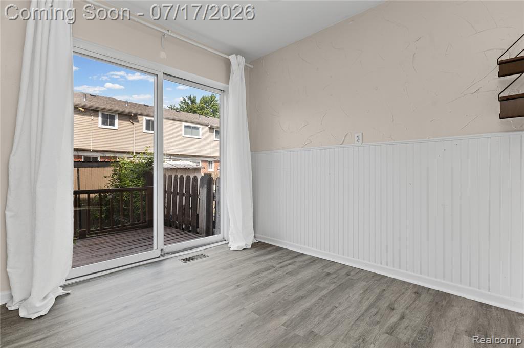 8136 Busko, Warren, MI 48093 — Photo 13