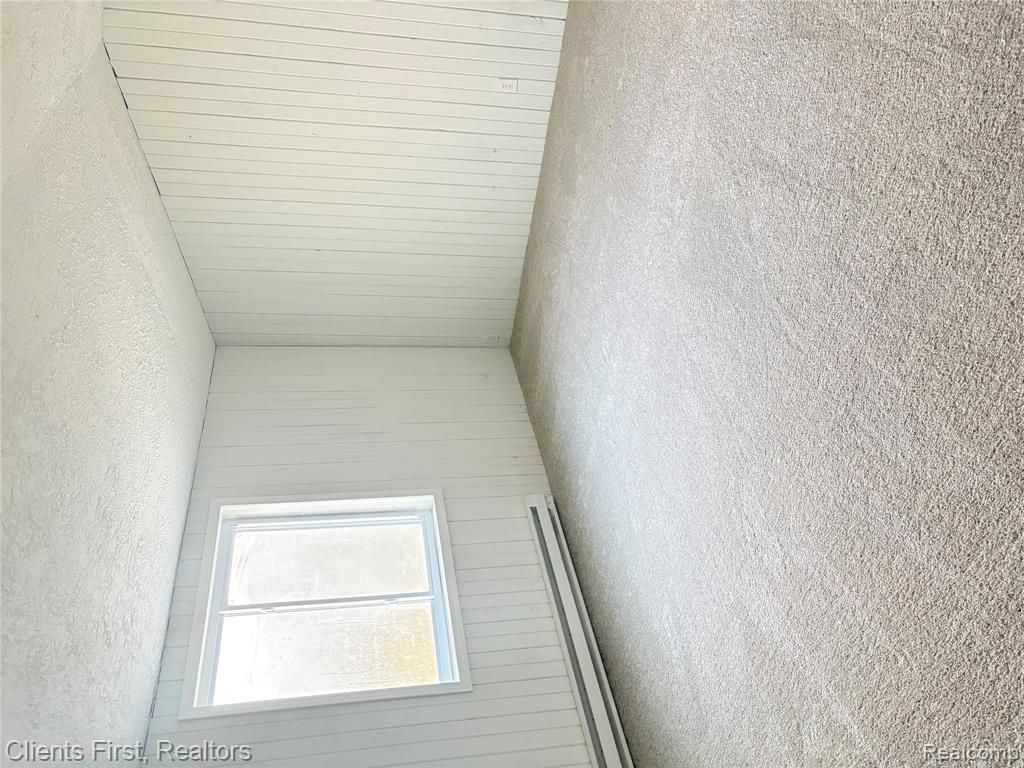 128 Henry Ruff Road, Garden City, MI — Photo 18