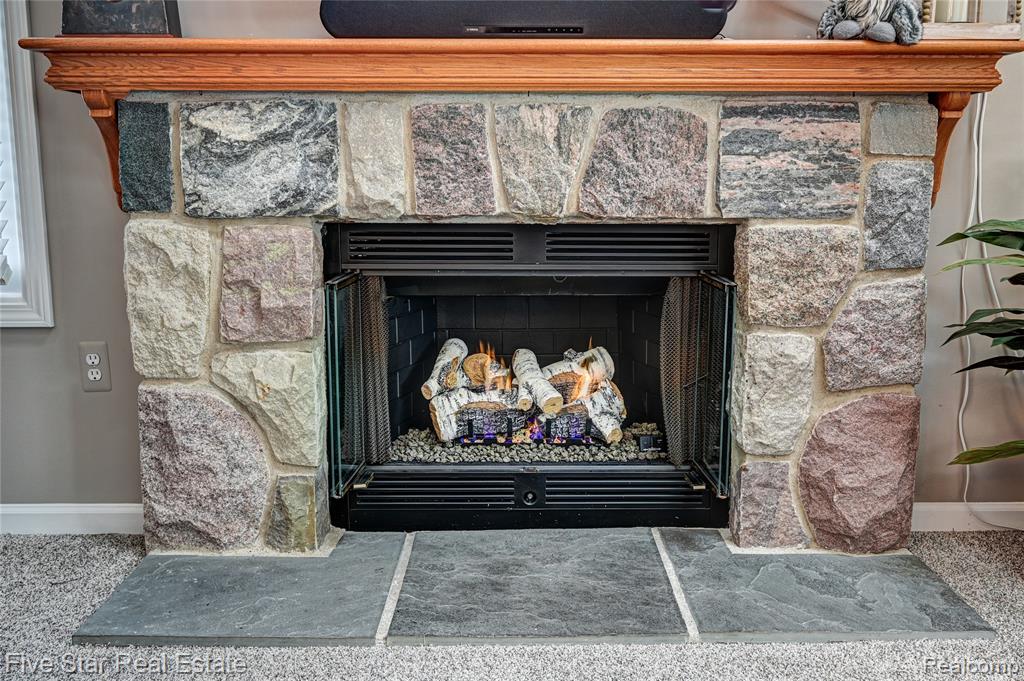 4950 Whitlow Court, Commerce Twp, MI 48382 — Photo 11