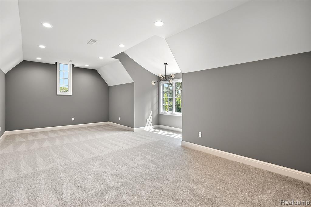 31011 Pioneer Avenue, Bingham Farms, MI 48025 — Photo 80