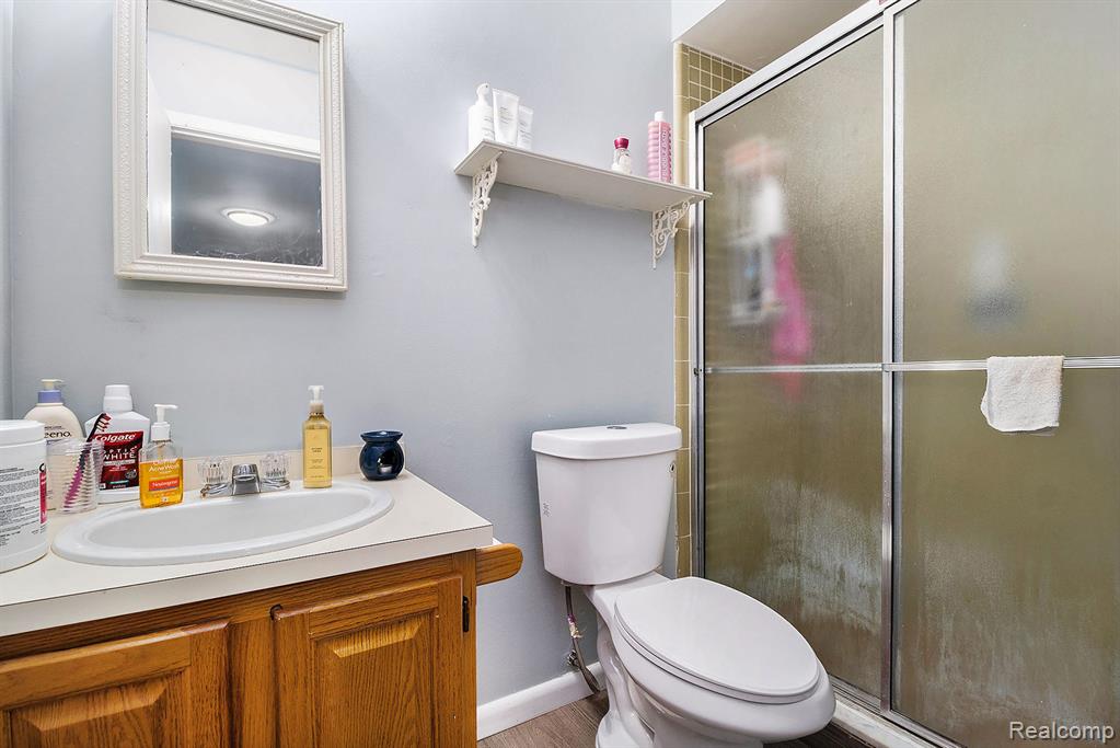 654 E FOX HILLS Drive, Bloomfield Hills, MI 48304 — Photo 14