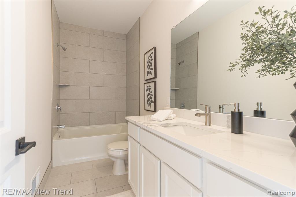 3184 ROMA Court, Wixom, MI 48393 — Photo 15
